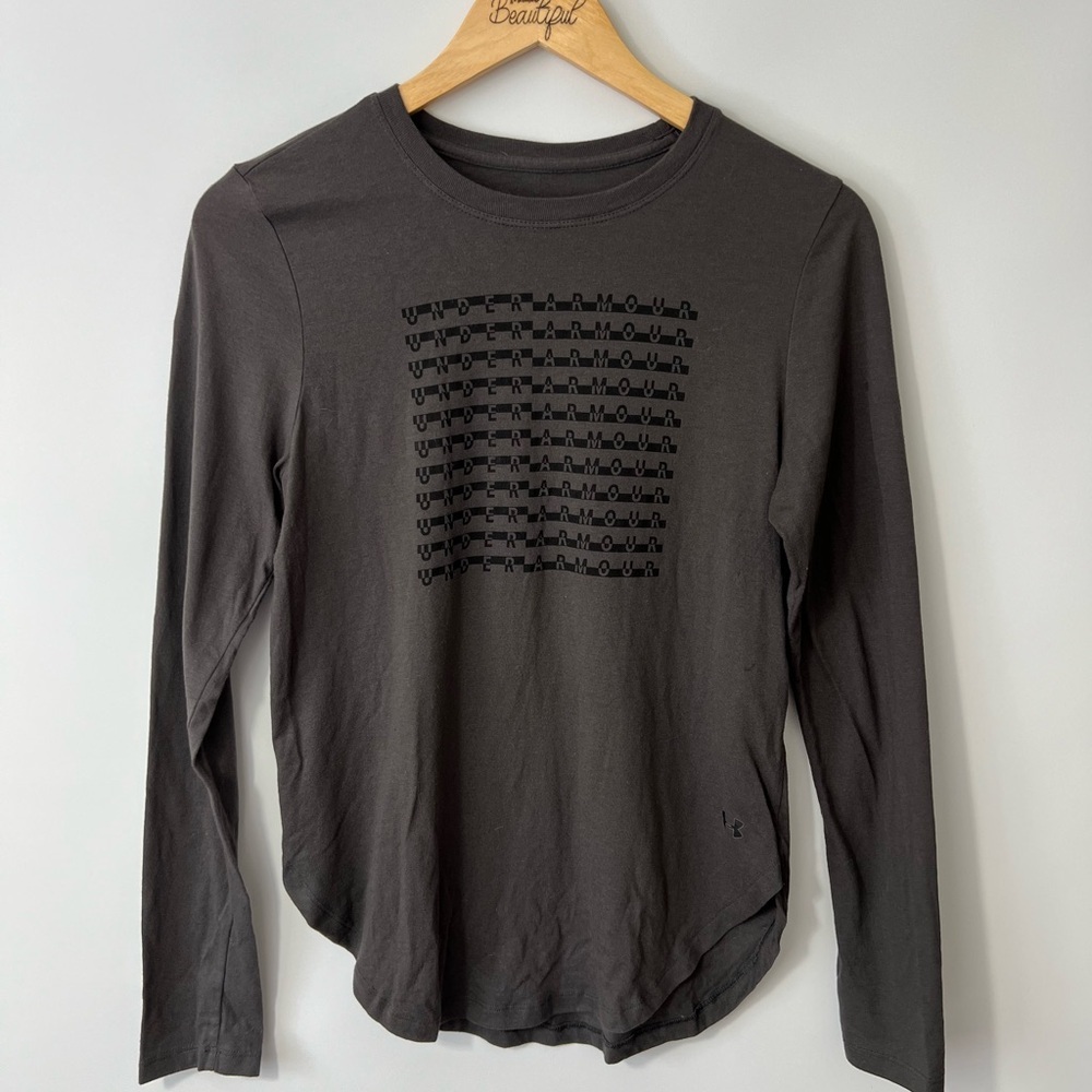 Under Armour Women's Long Sleeve Top in Charcoal Gray